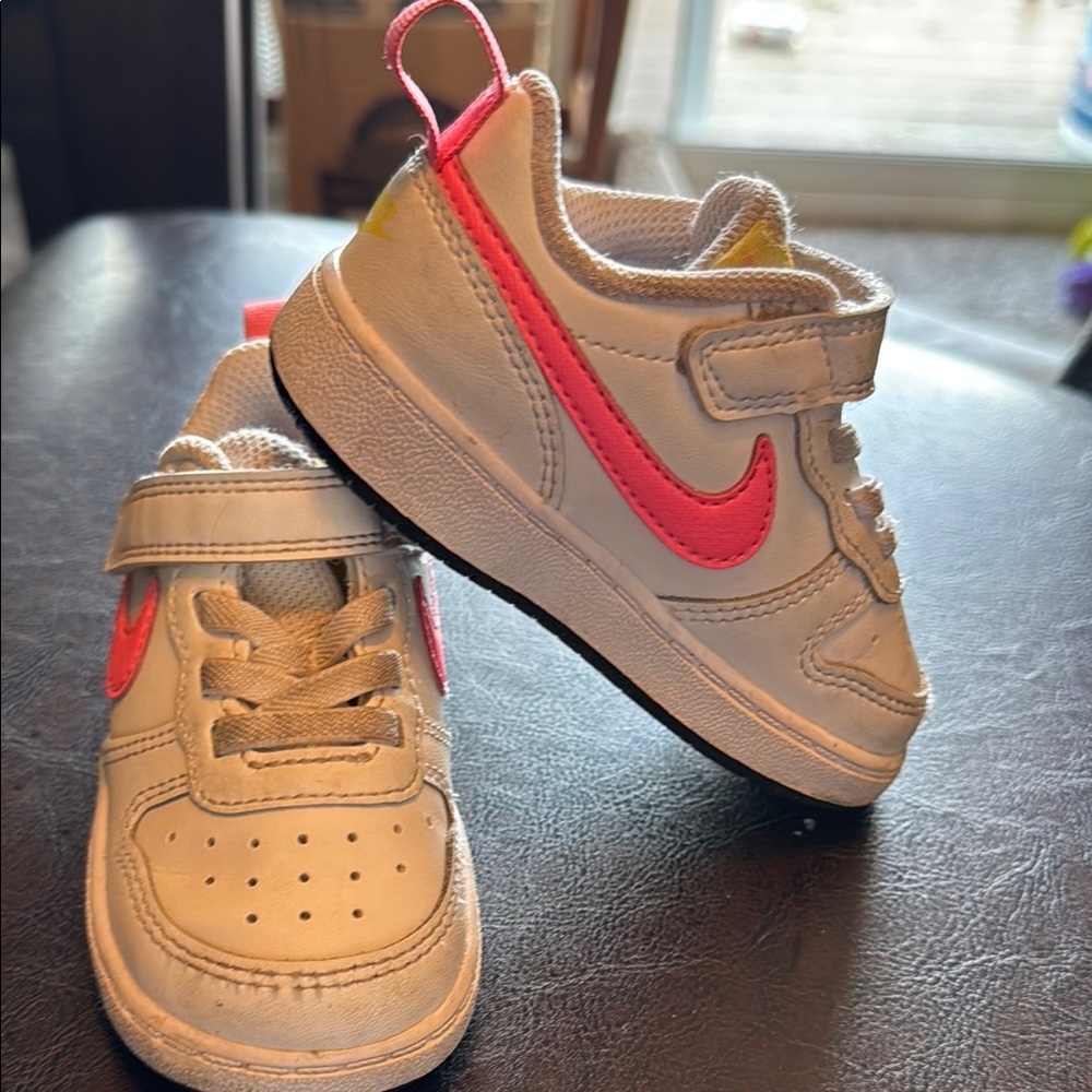 Nike White and Pink Sneakers with Velcro Closure
